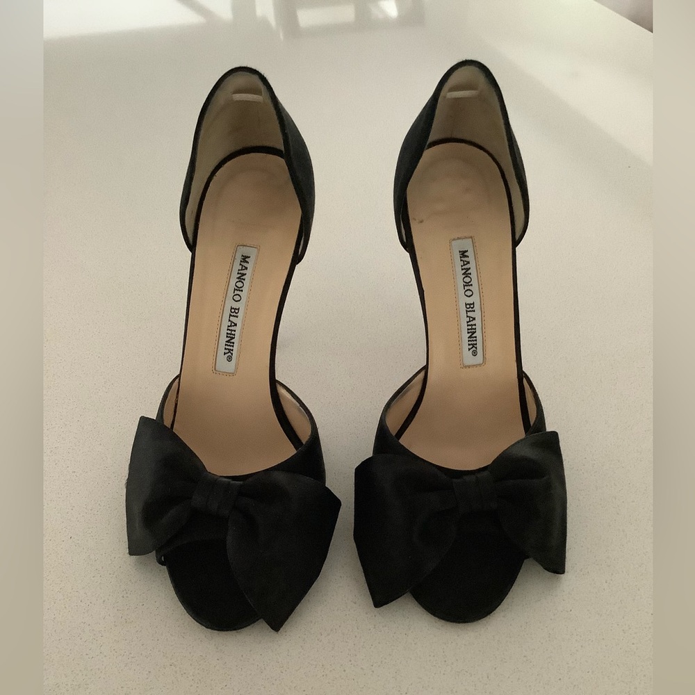 Manolho Blahnik Satin Bow Heel